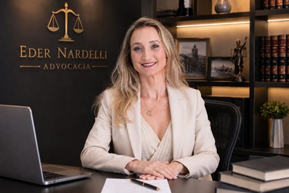 FLÁVIA HUNTEMANN BENNERT